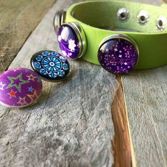 Women's Snap Bracelet - Picture 3 of 8